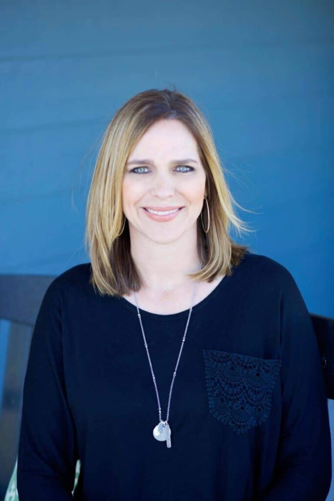 Courtney Eastwood 768x1152 1